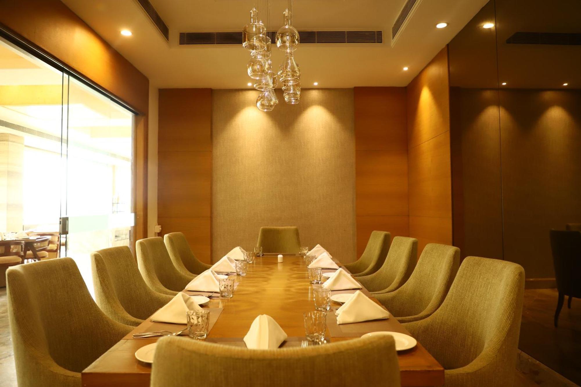 Efcee Sarovar Premiere Bhavnagar Exterior photo