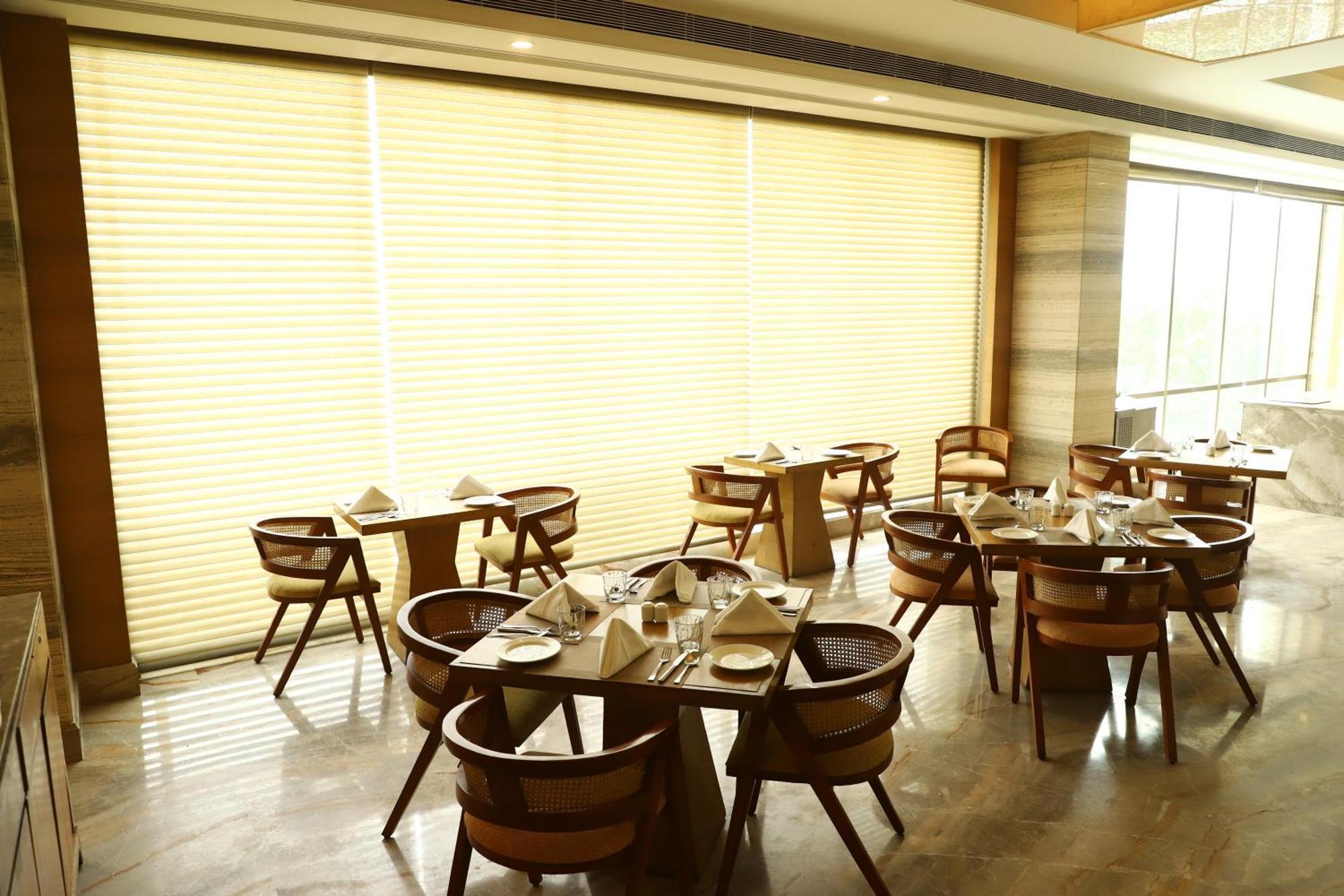 Efcee Sarovar Premiere Bhavnagar Exterior photo
