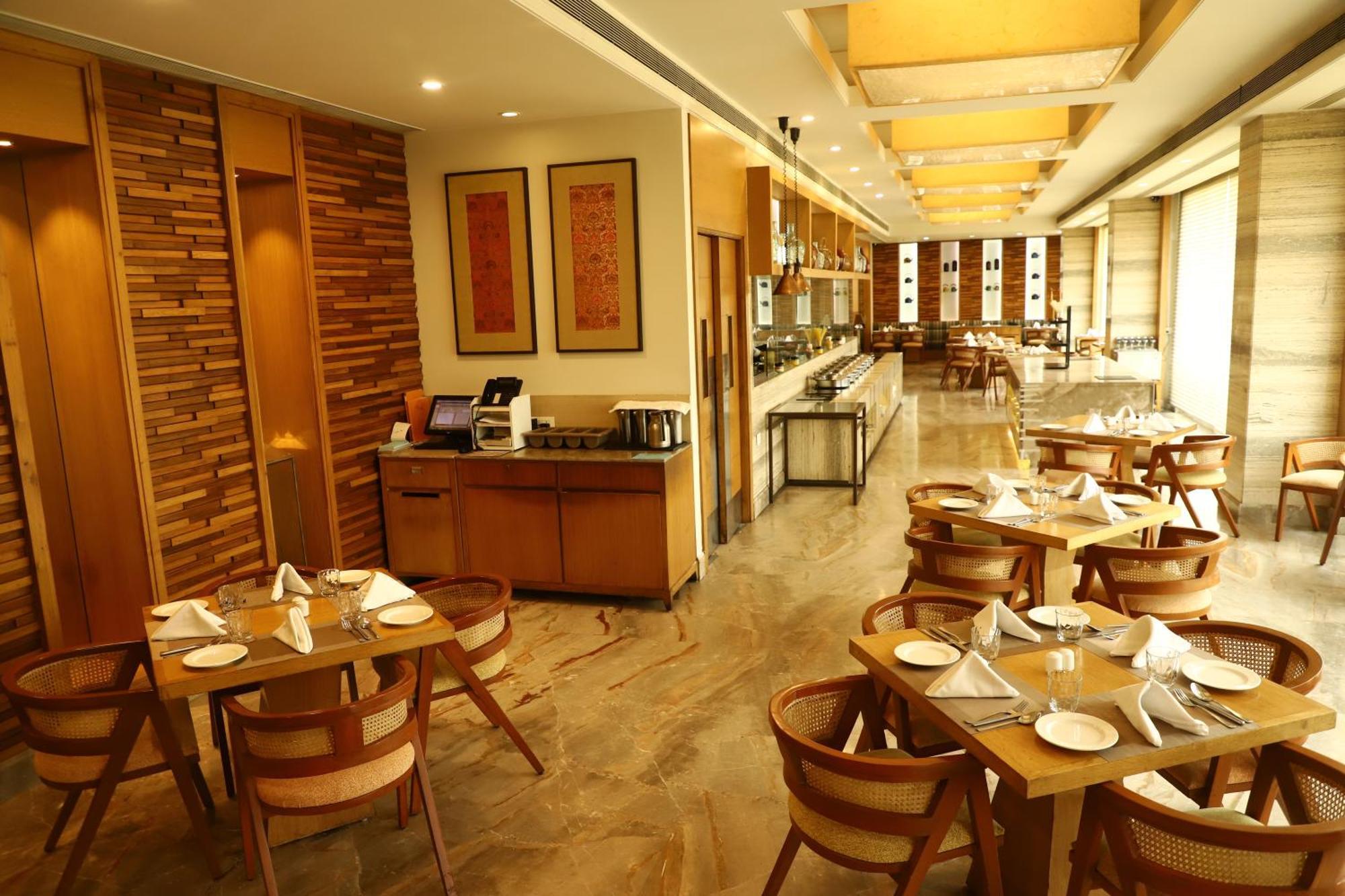 Efcee Sarovar Premiere Bhavnagar Exterior photo