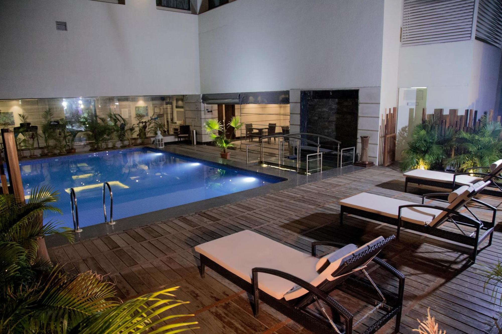 Efcee Sarovar Premiere Bhavnagar Exterior photo