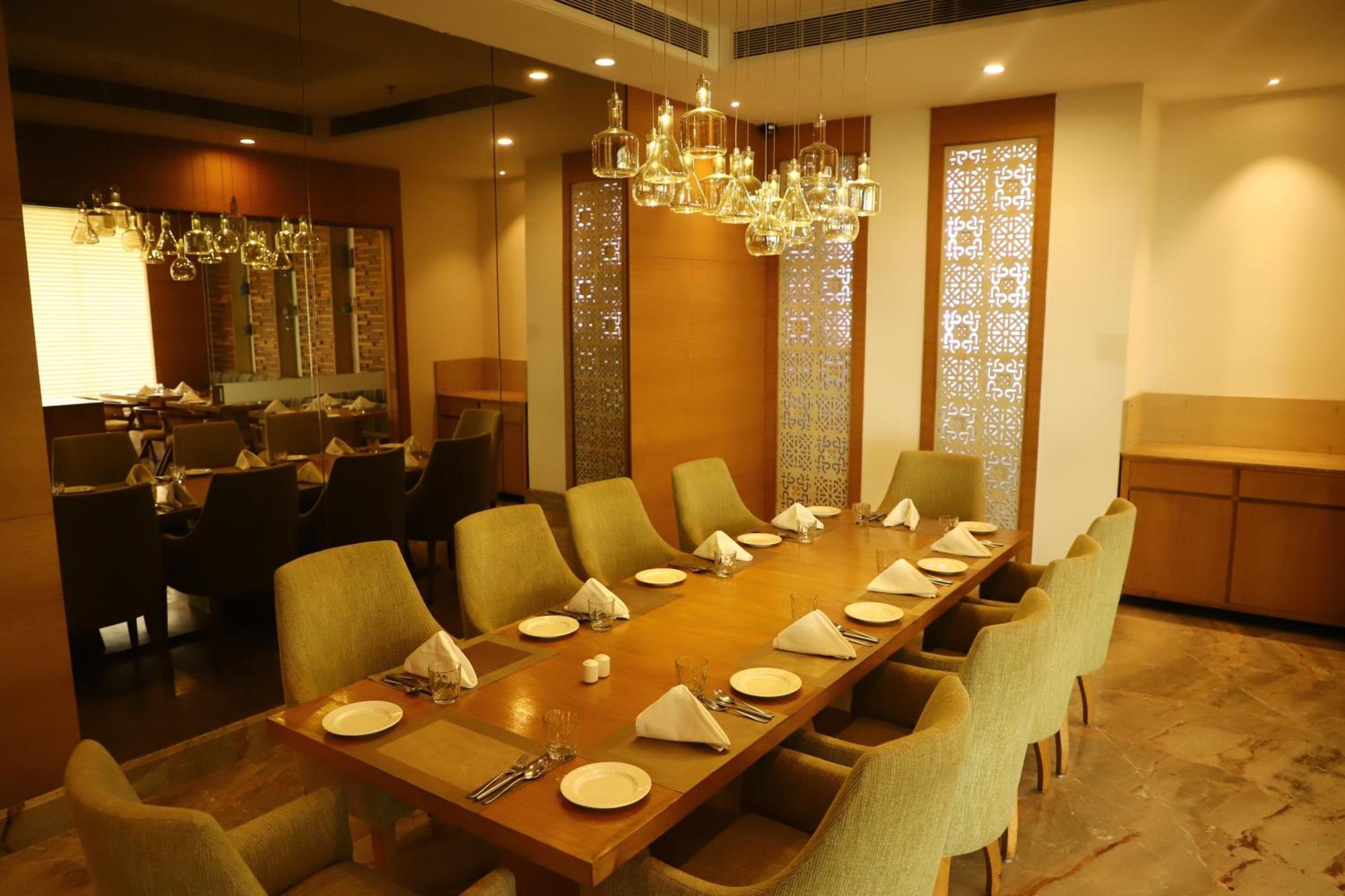 Efcee Sarovar Premiere Bhavnagar Exterior photo