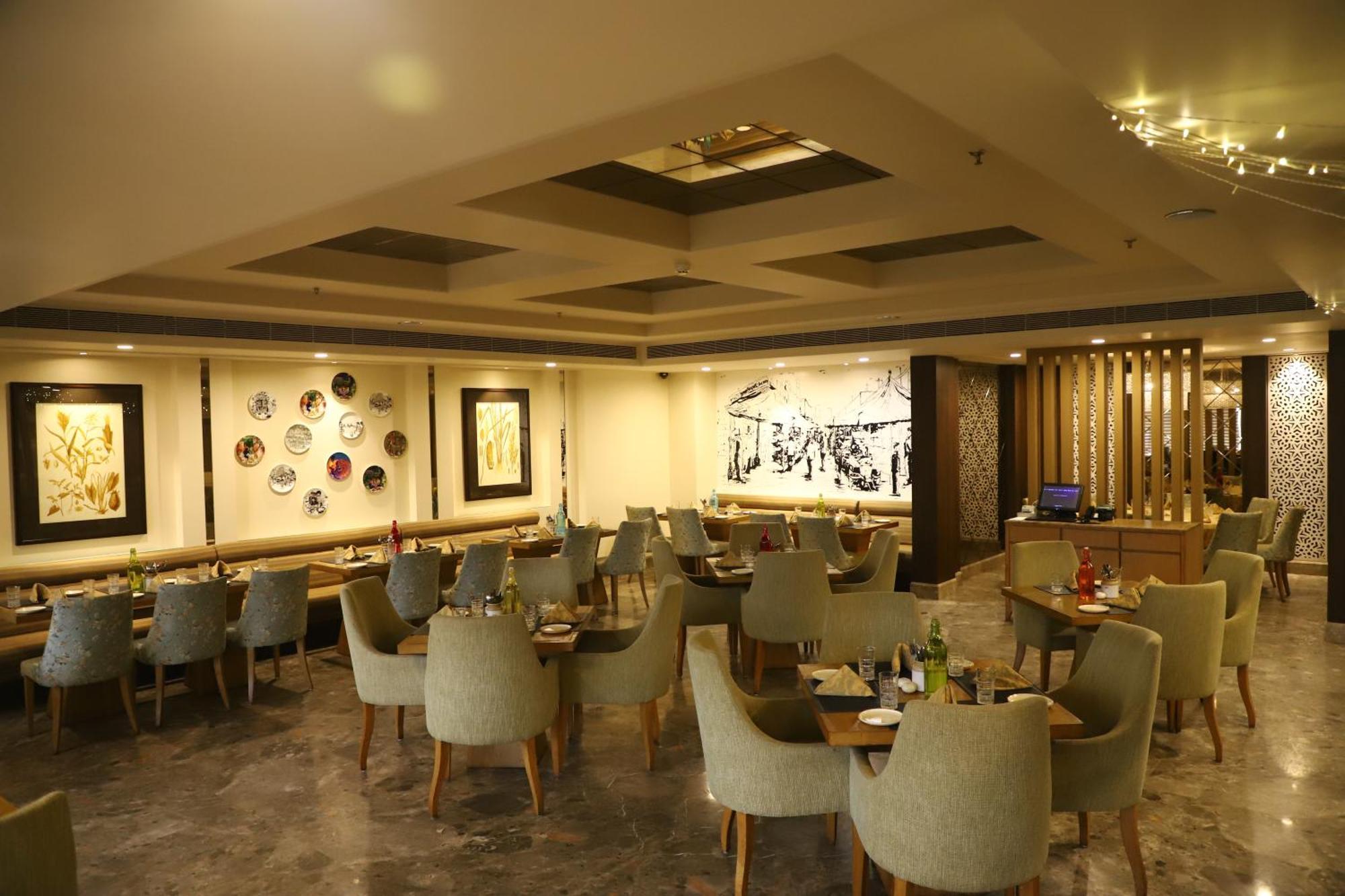 Efcee Sarovar Premiere Bhavnagar Exterior photo