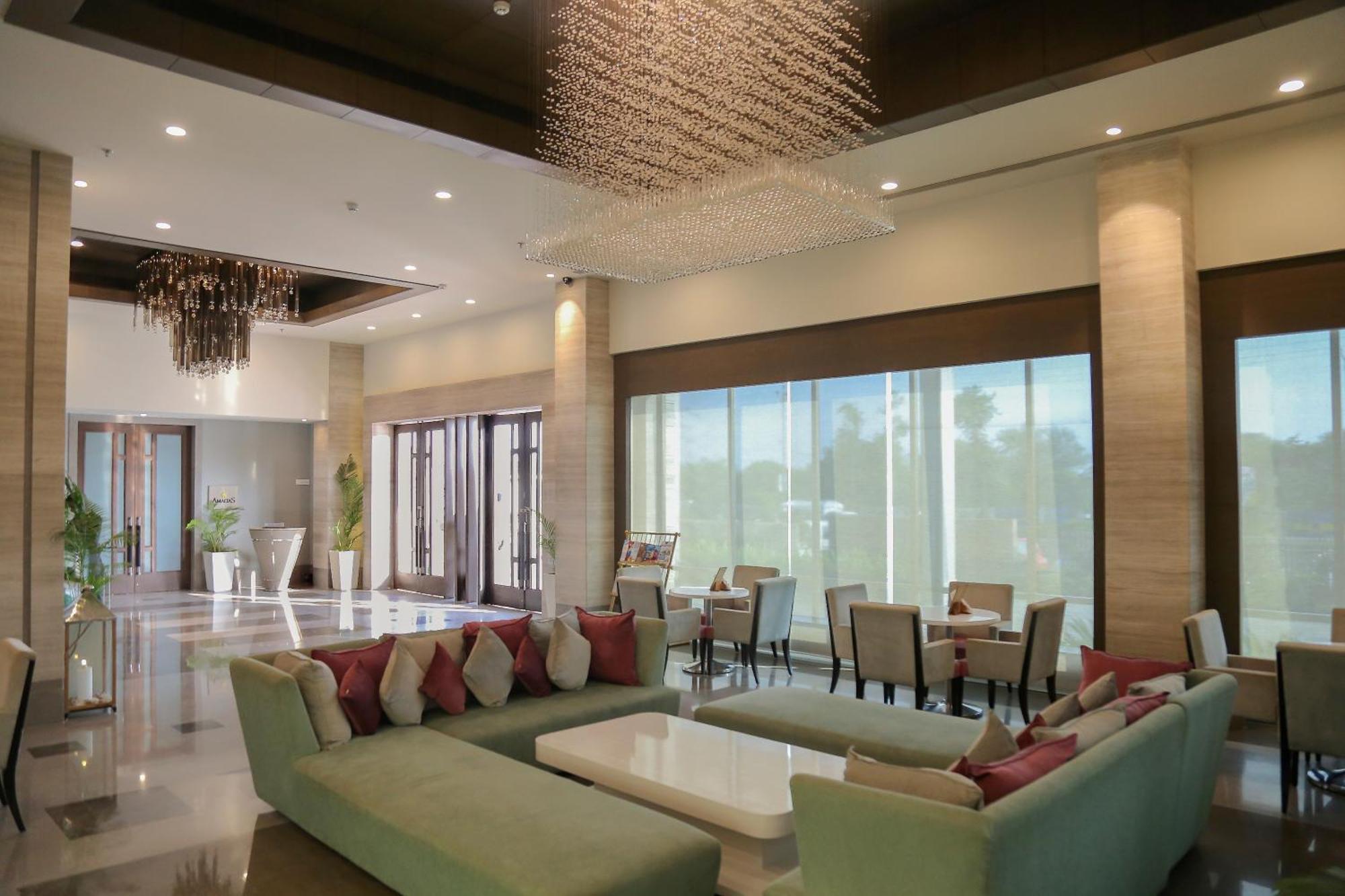 Efcee Sarovar Premiere Bhavnagar Exterior photo